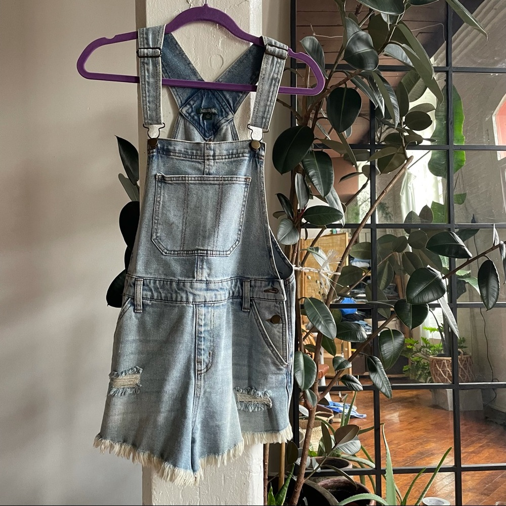 Short overalls